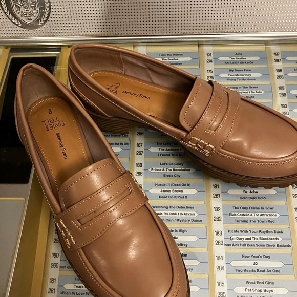 Time and Tru Memory Foam Loafers - Picture 2 of 5